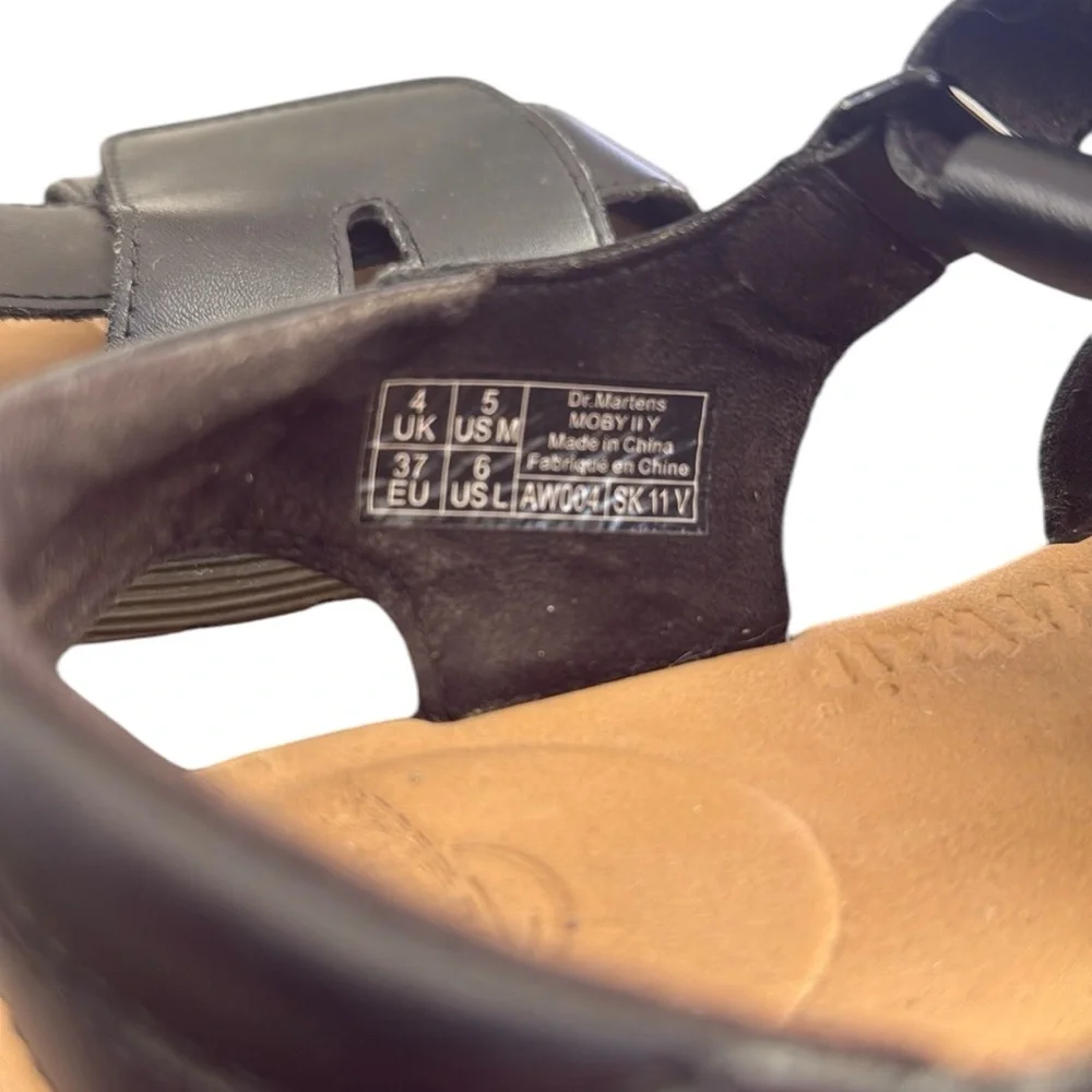 DR. Martens Youth Moby II sandals Size 5